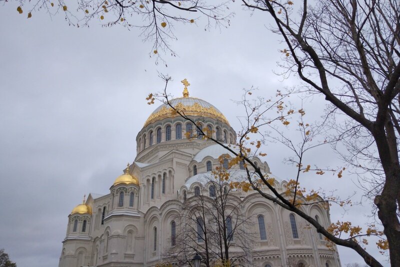 Арка на морском соборе Кронштадта