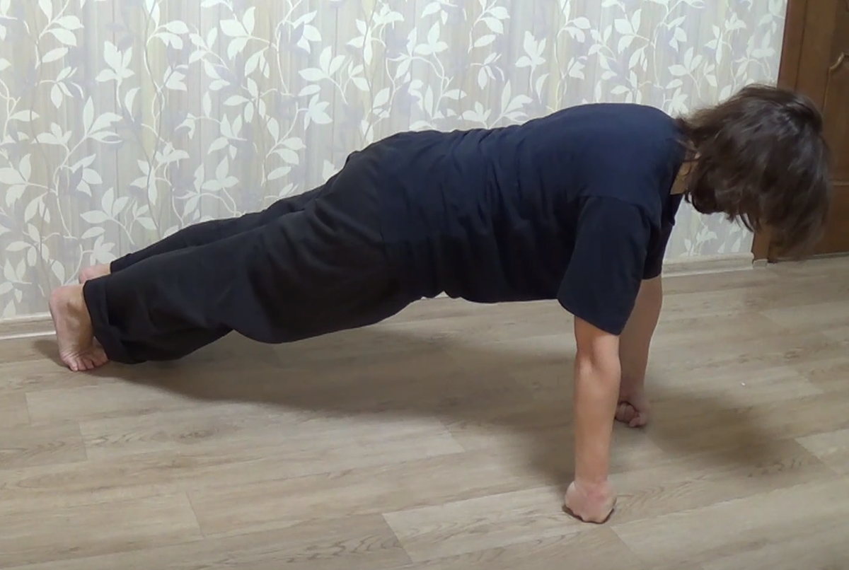 Упражнение Китайский мост (планка)