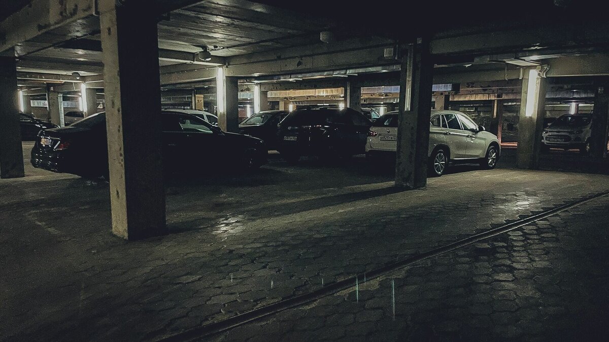     Ранее житель Казани сообщал о неисправных паркоматах на центральном железнодорожном вокзале города. В мэрии тогда пояснили, что данная инфраструктура находится на балансе РЖД. Однако в ГЖД на запрос Inkazan ответили обратное.