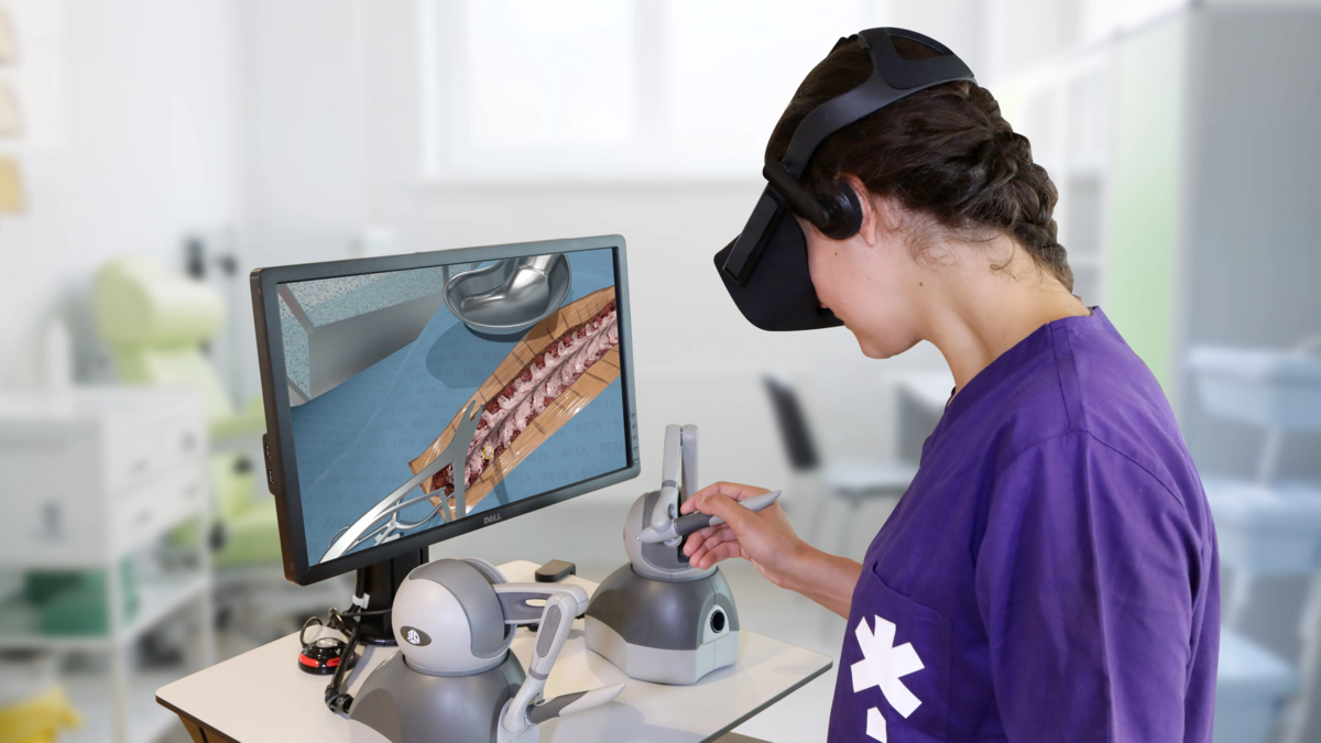Канал новые технологии. VR-тренажер FUNDAMENTALVR. VR В медицине. VR технологии в медицине.