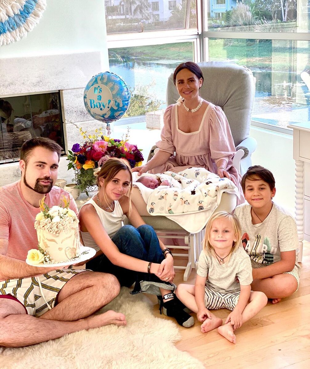 Фото из инстаграм Саши 