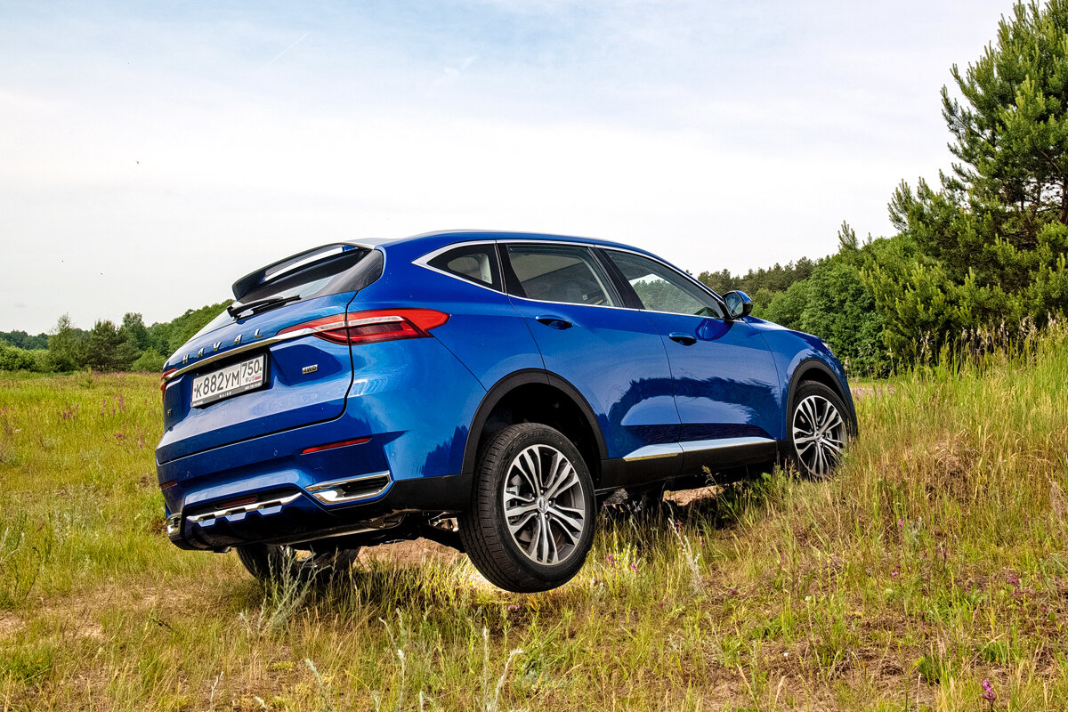 Haval F7 . Там есть ещё фотографии - листай дальше.