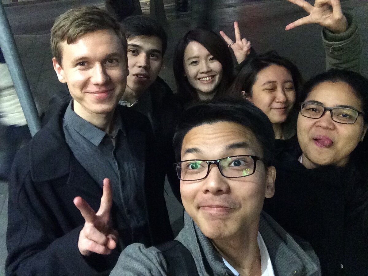 Со своими международными друзьями в Москве. Фото автора.