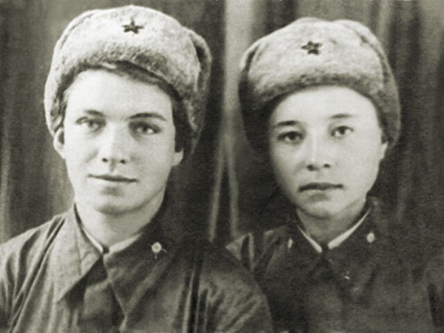 Наталья Ковшова и Мария Поливанова, 1941 г.