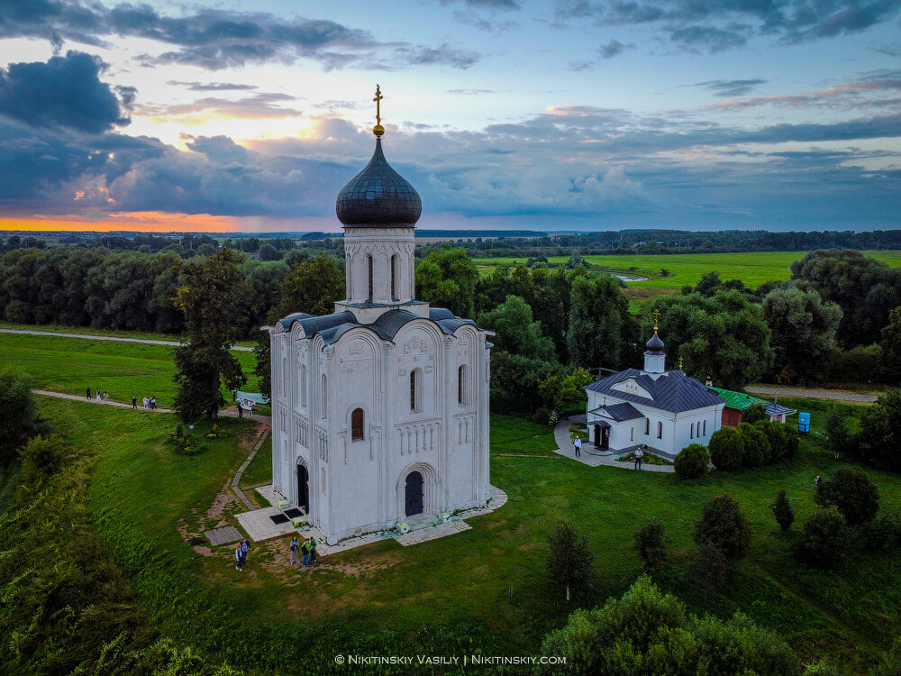 Храм Покрова на Нерли внутри