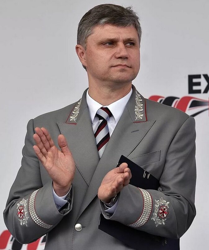 О.В. Белозёров. страна должна знать своих героев