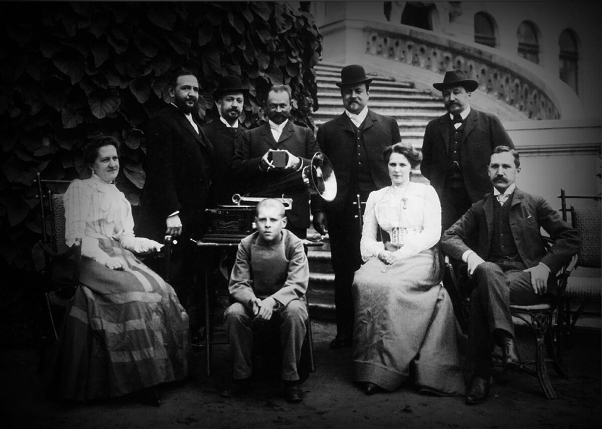 Семья после революции. Зажиточная крестьянская семья в российской империи. Дворяне семья конец 19 века россия. Лемнос 1920-1921. Фёдор васильев многодетная семья.