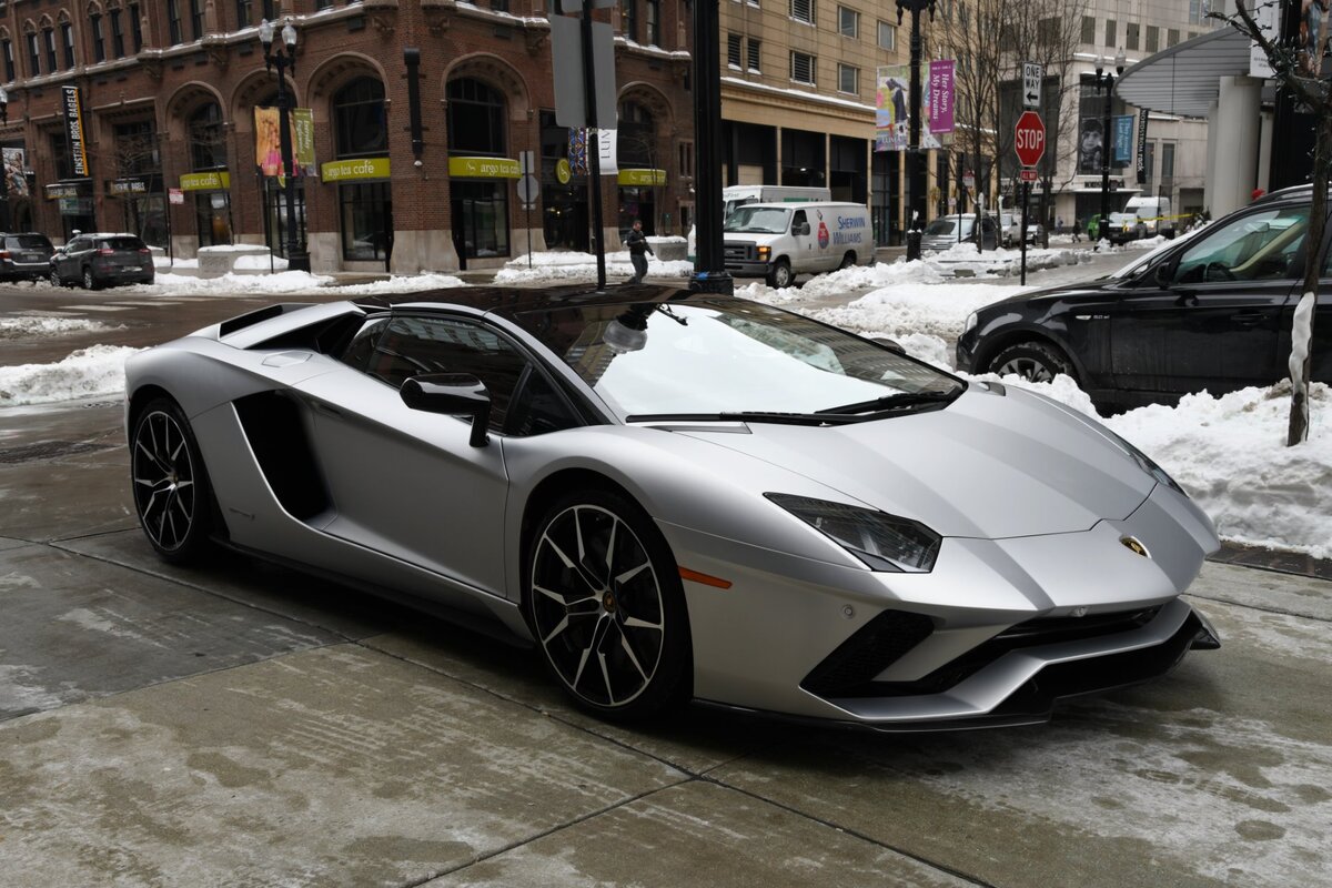 Lamborghini Aventador Roadster Golden