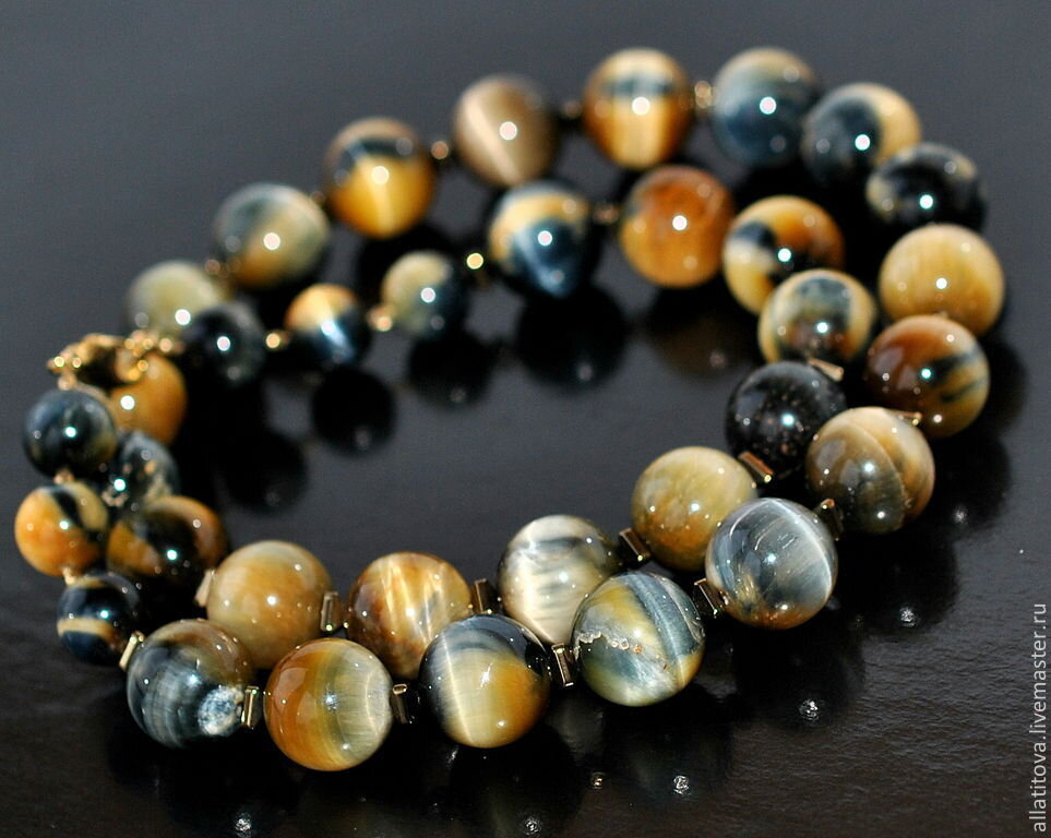 Соколиный глаз.