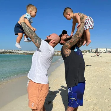 Джиган со своим сыном Давидом и Тимати со своим сыном Ратмиром