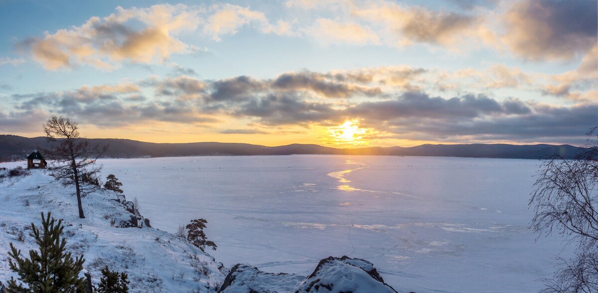 Погода в тургояке на 10 дней. Озеро Тургояк зимой. Озеро Тургояк Челябинская область зимой. Зимний Тургояк 2023. Тургояк зима 2022.