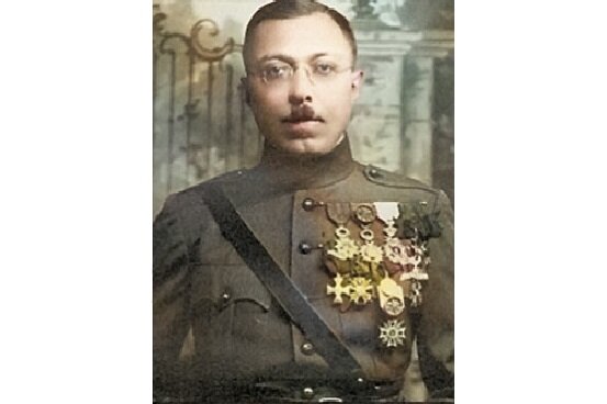 Лодевейк Грондейс, офицер французской армии, военный журналист.