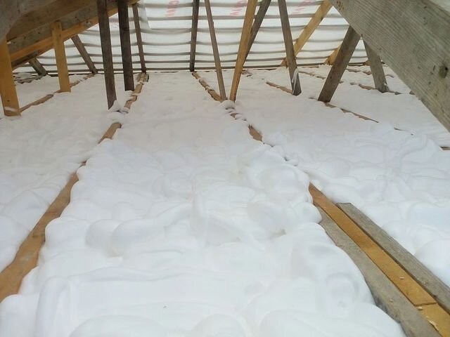 Утепление пеноизолом