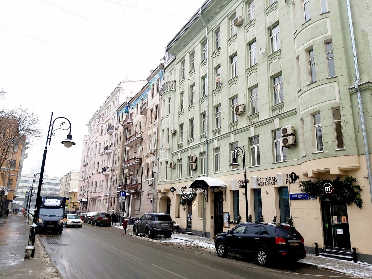 доходный дом, построен в 1914 году архитектором Владиславом Домбровским, фото автора