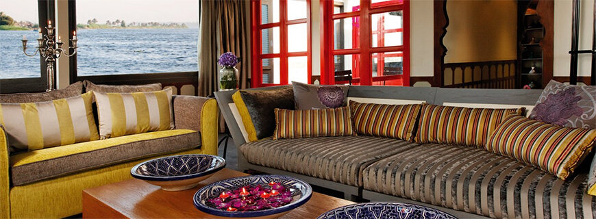 Средняя палуба - здесь ресепшн