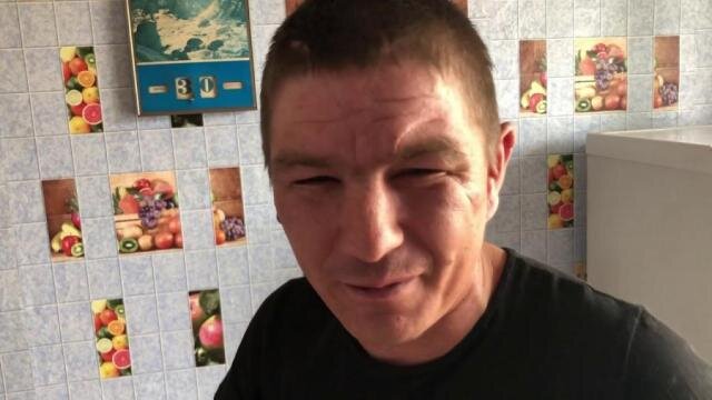 
У Павла нет постоянного места работы