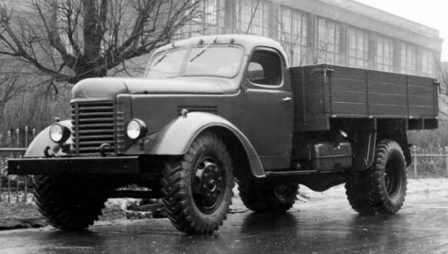 Изначально ЗиС-150 разрабатывался как универсальная платформа... Смотрите карусель, чтобы убедиться