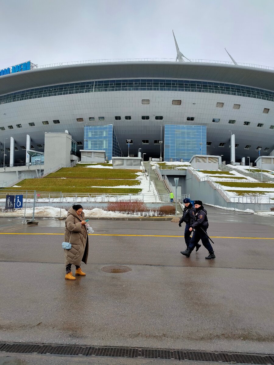 Газпром-арена задолго до матча