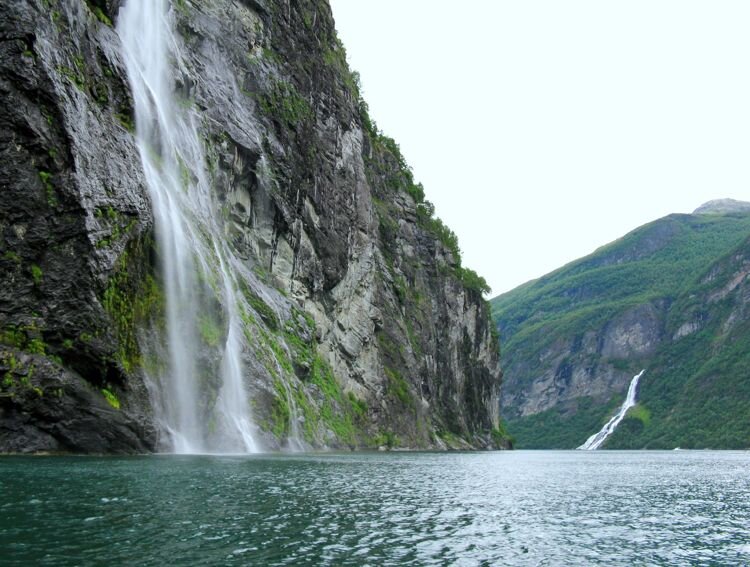 Фотообои 🌟Маленькие водопады ([%SKU%]): купить по приятной цене в Санкт-Петербурге