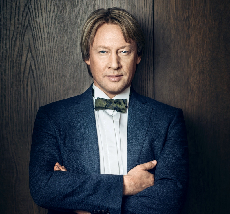 Дмитрий Харатьян