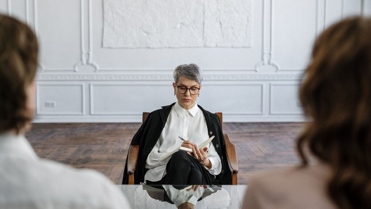 «Профилум»  — международный онлайн-сервис профориентации, который помогает школьникам от 12 до 17 лет определиться с профессией и выбрать вуз.