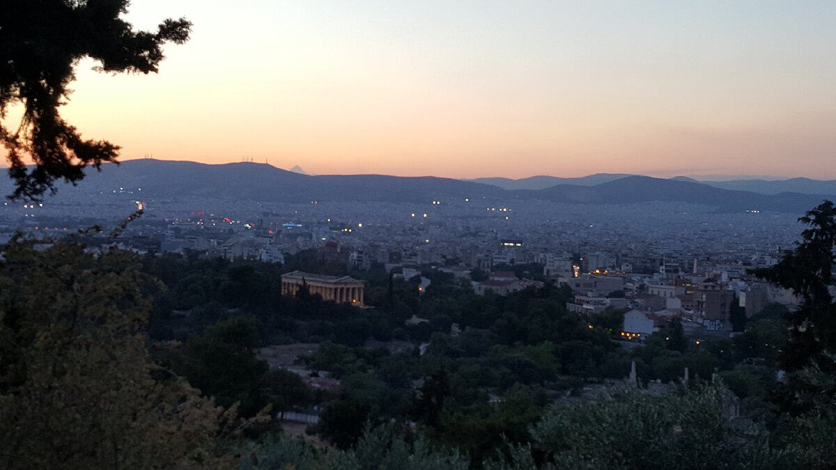 Закат над Афинами.  Место рождения и падения той великой культуры.