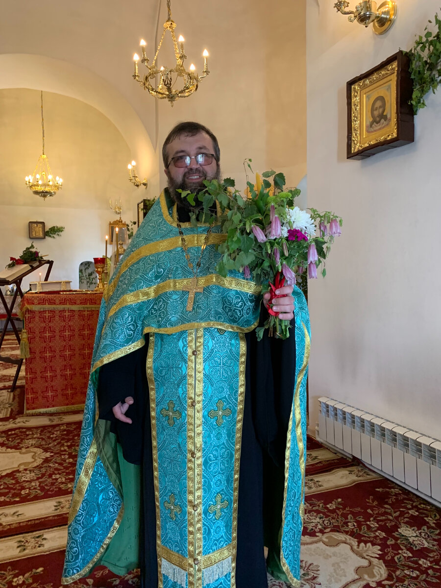 Простой городской священник 