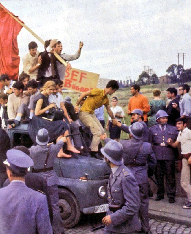 Столкновения между студентами и ополченцами