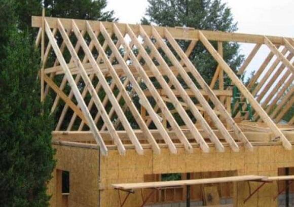 Как построить крышу? Крыша в доме из бруса