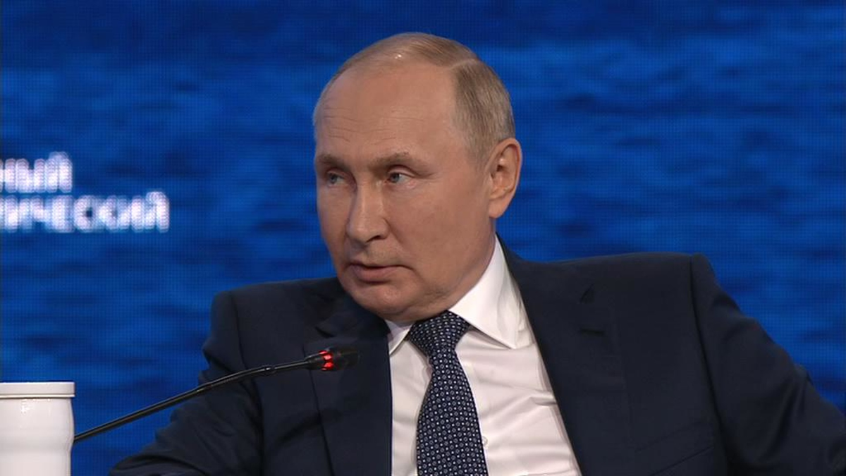 Владимир Путин на ВЭФ-2022