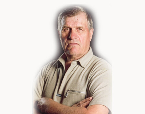 Иван Константинович Коваленко, художник, родственники которого живут под Полтавой. 