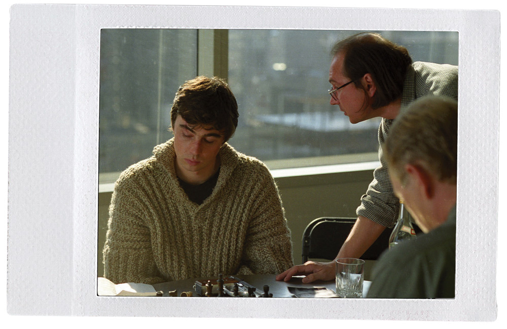    Сергей Бодров мл. и Алексей Балабанов во время съемок фильма "Брат 2" (2000)