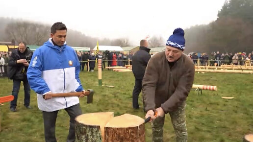 Александр Лукашенко колет дрова | Рупор Москвы | Дзен