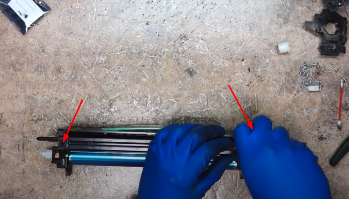 Фото 120. Закручиваем четыре винта