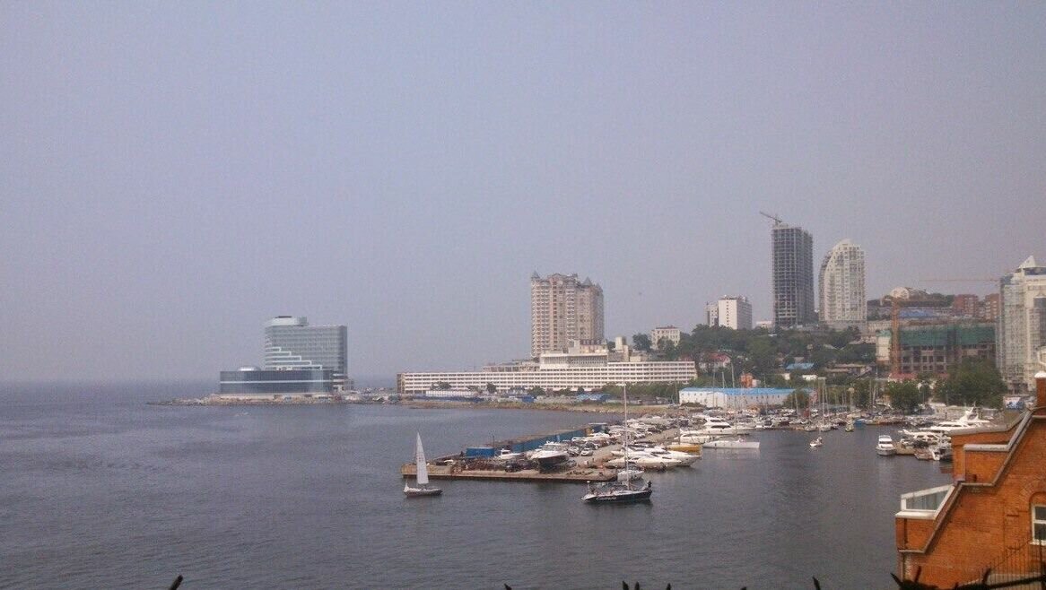     Жители центральных улиц столицы ДФО не будут отрезаны от свободного выхода к морю. Во Владивостоке подошли к концу общественные обсуждения проектов планировки и межевания территории в районе улиц Захарова, Бестужева, Лейтенанта Шмидта, Станюковича, Верхнепортовая, Пестеля, Авраменко.