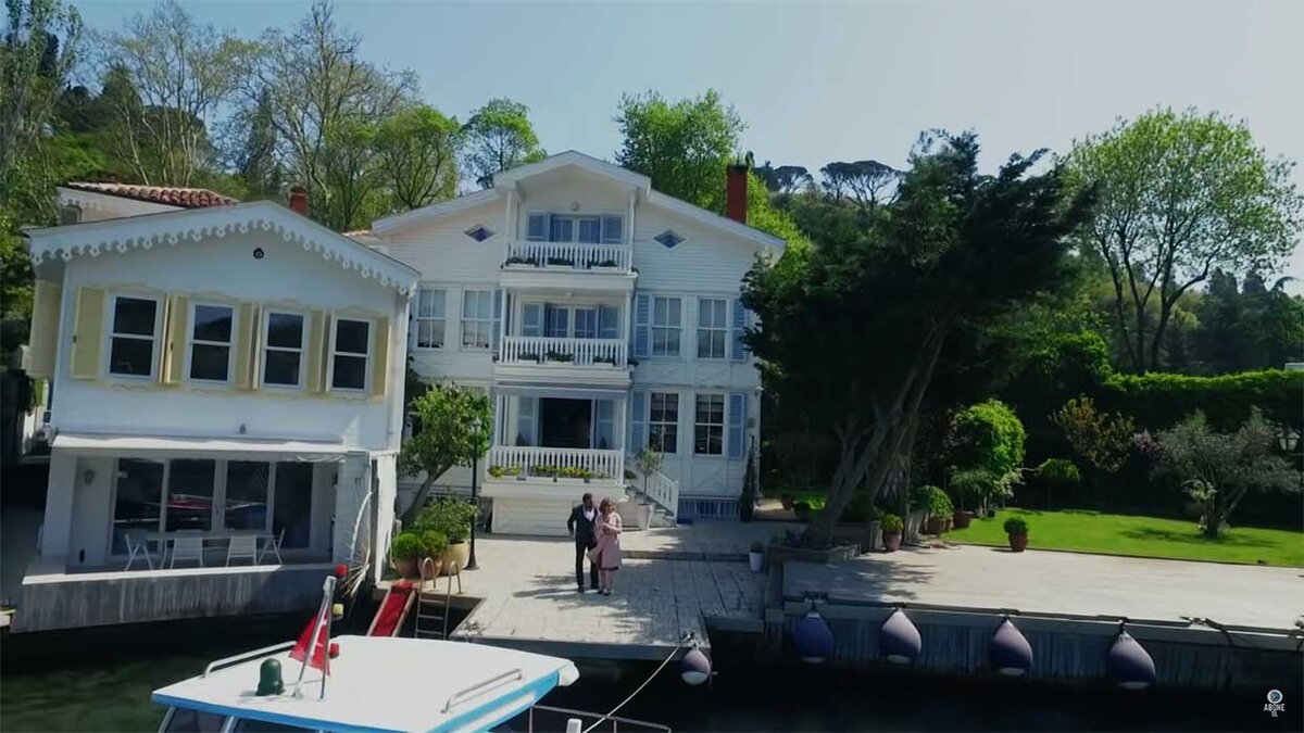 Кадр из сериала «Черная любовь», Турция, 2015 год