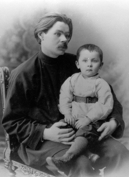 Красавица жена или деньги отца – причина смерти сына Горького | Звёзды ...