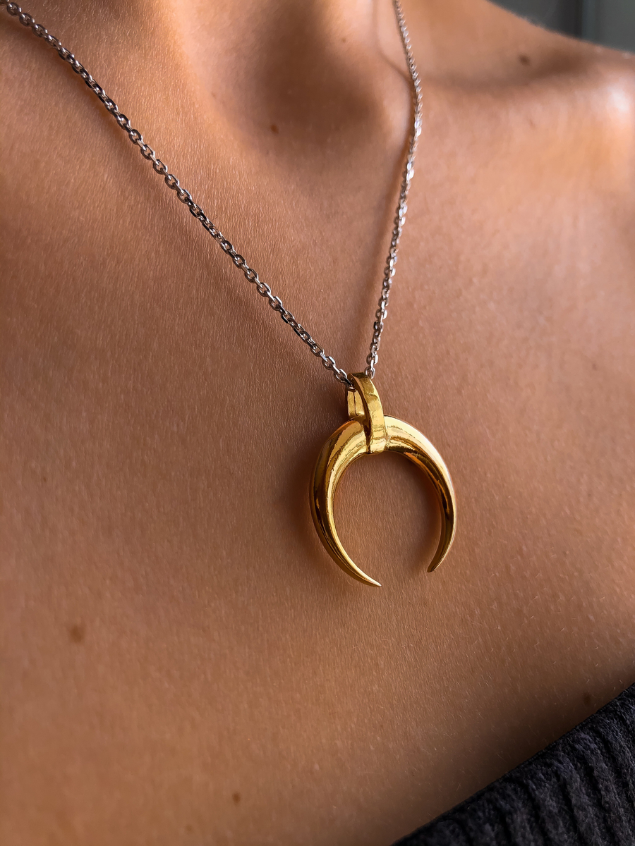 Серебряная подвеска-оберег "Лунница" в позолоте с цепочкой