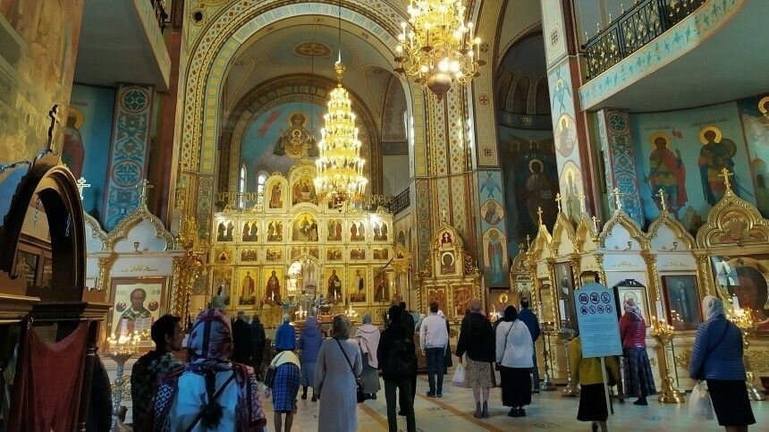Каноническая православная церковь что это. Православное богослужение. Храмовый комплекс Покрова Пресвятой Богородицы в Санкт-Петербурге. Храм в октябре. 8 Ноября праздник православный
