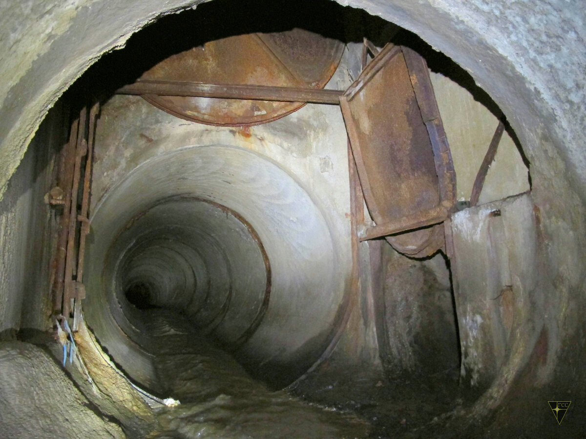 Подземный ручей в Лианозово. Почему в нём так много затворов?