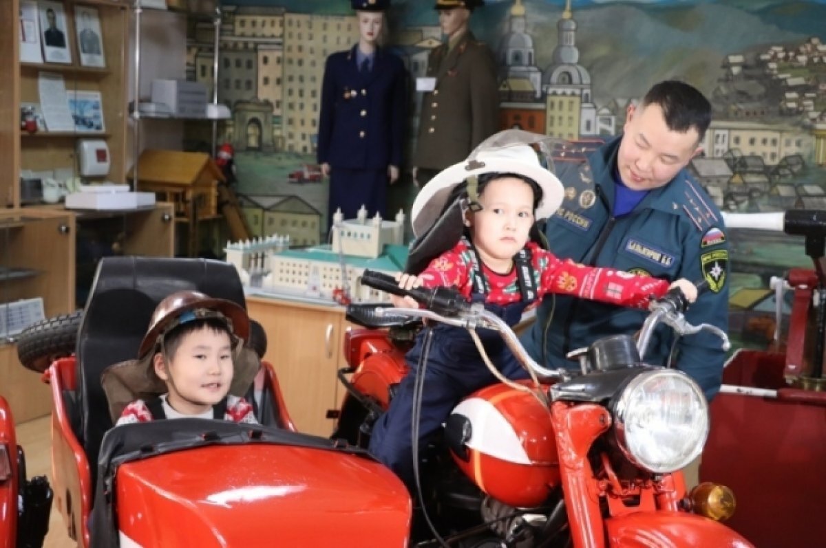    Глава МЧС России встретился с мальчиком, мечту которого исполнил Путин