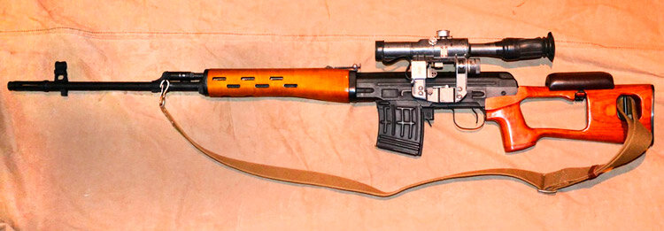 Исходный вариант крепления прицела ПСО-1 на снайперской винтовке Драгунова СВД (фото из открытых источников)