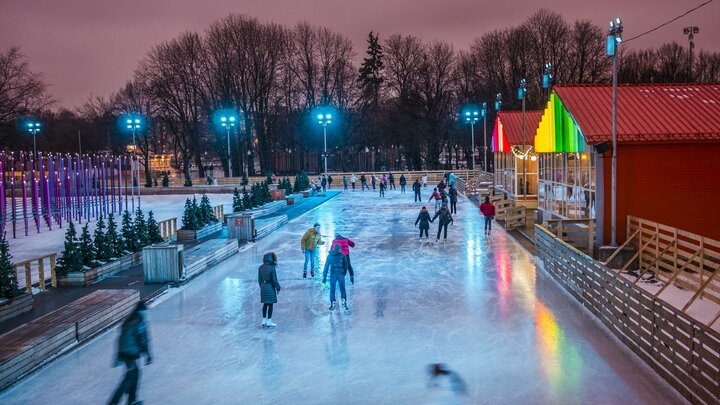 Покататься на коньках в Самаре: в парке Гагарина залили самый большой каток  с подсветкой | Царьград. Самара | Дзен