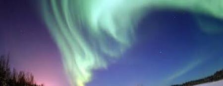 Северное сияние - зрелище от которого оторвать взор практически невозможно - завораживает.