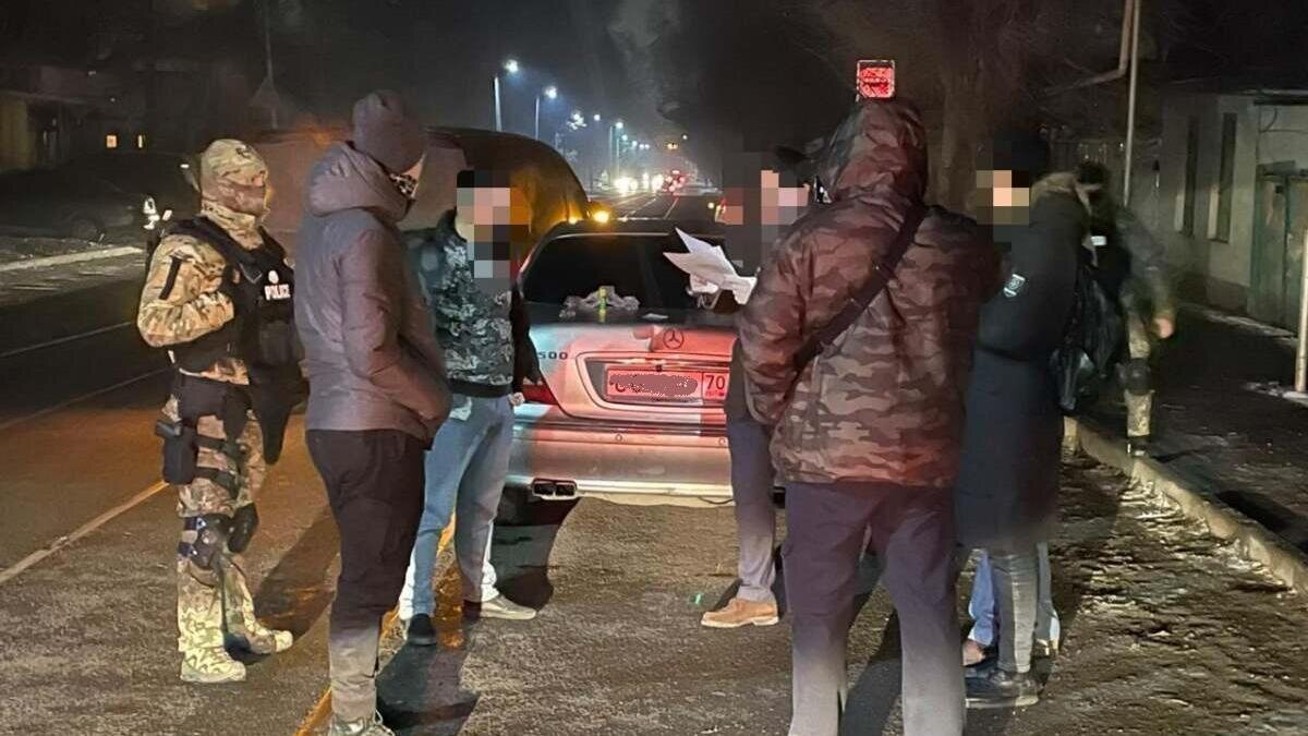    Задержание подозреваемых:polisia.kz