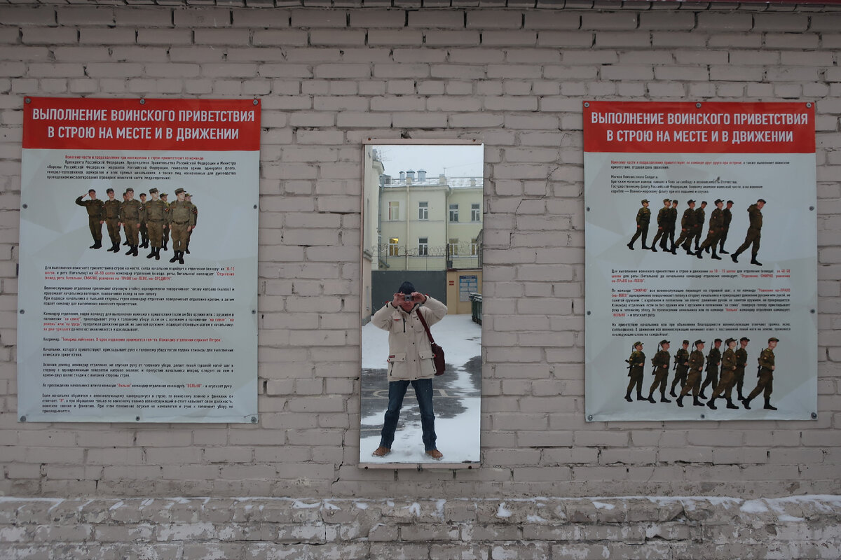 заскочил к однополчанину в горвоенкомат...