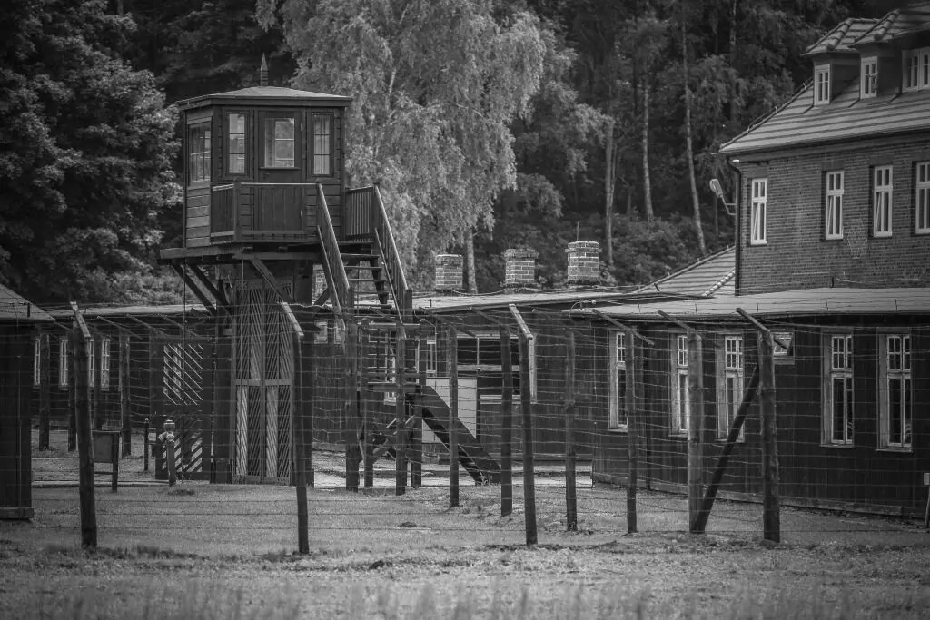 Штуттгоф — нацистский концентрационный лагерь. Создан в 1939 году на территории оккупированной нацистской Германией Польши. За годы войны там погибло около 65 000 человек. Лагерь был известен тем, что там преднамеренно морили голодом заключенных