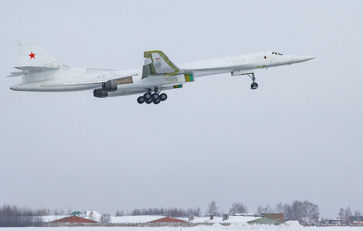    Стратегический ракетоносец Ту-160М  ПАО "ОАК"