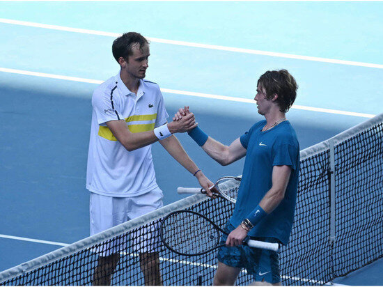     ДАНИИЛ МЕДВЕДЕВ И АНДРЕЙ РУБЛЕВ. ФОТО: PAUL ZIMMER VIA WWW.IMAGO-IMAGES/WWW.IMAGO-IMAGES.DE/GLOBAL LOOK PRESS