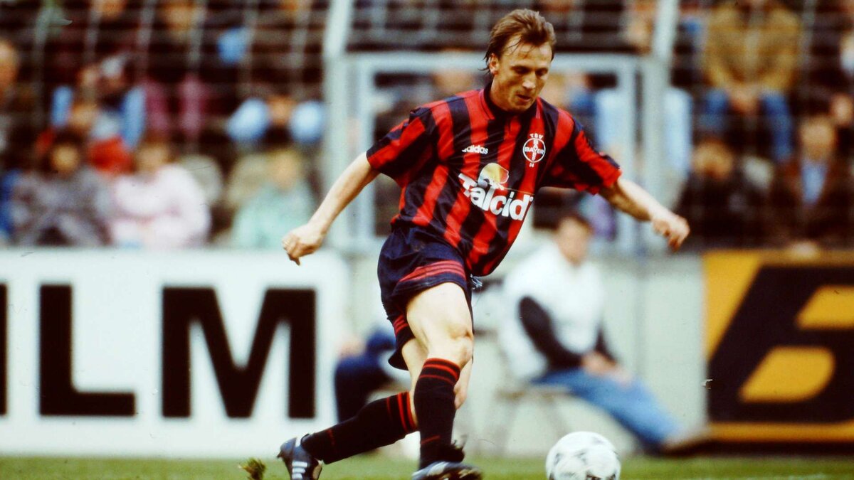 Андреас Том - один из лучших футболистов ГДР, в последние годы ее существования